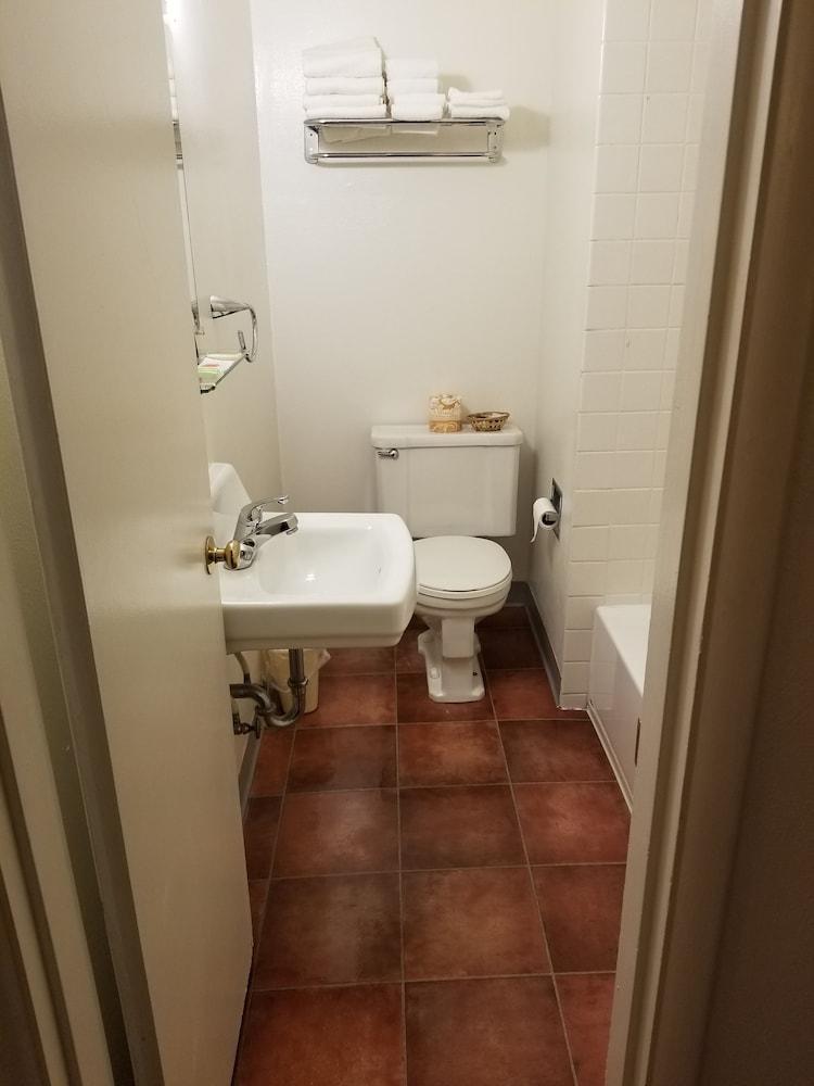 大桥街酒店 贝克城 外观 照片